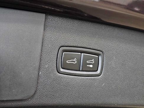 Used 2019 Porsche Cayenne AWD/4WD image 16