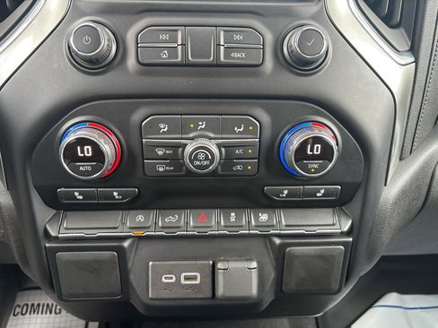 Used 2021 Chevrolet Silverado 1500 LT AWD/4WD image 24