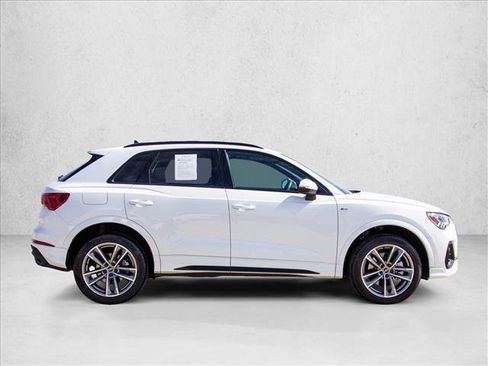 Used 2025 Audi Q3 2.0T Premium w/ Convenience Package AWD/4WD image 4