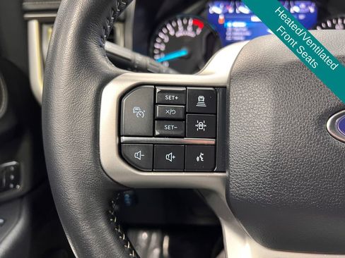 Used 2024 Ford Expedition XLT image 10