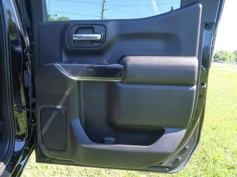 Used 2021 Chevrolet Silverado 1500 Custom Trail Boss w/ Midnight Edition AWD/4WD image 16