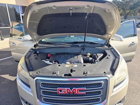 Used 2015 GMC Acadia SLT image 14