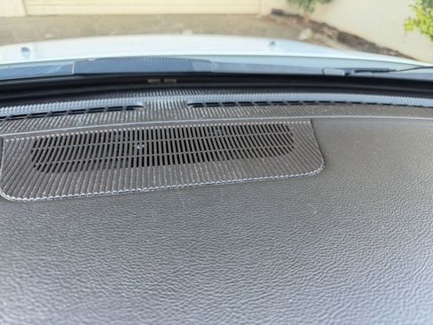 Used 2025 Jeep Compass Limited image 17