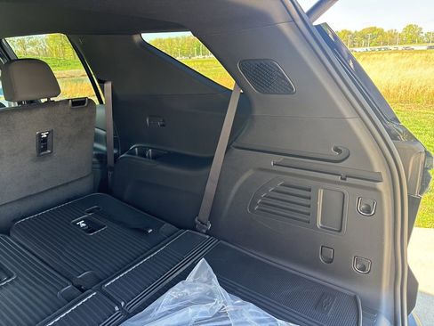 New 2026 Chevrolet Traverse LT w/ Midnight/Sport Edition FWD image 51