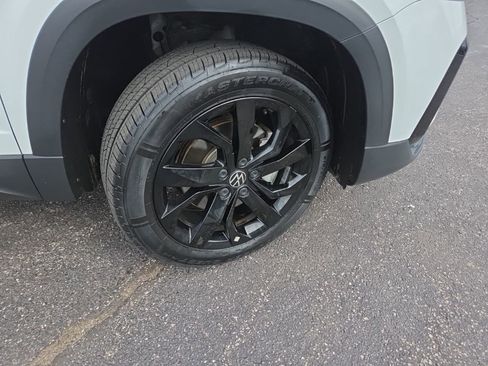 Used 2023 Volkswagen Taos SE image 8