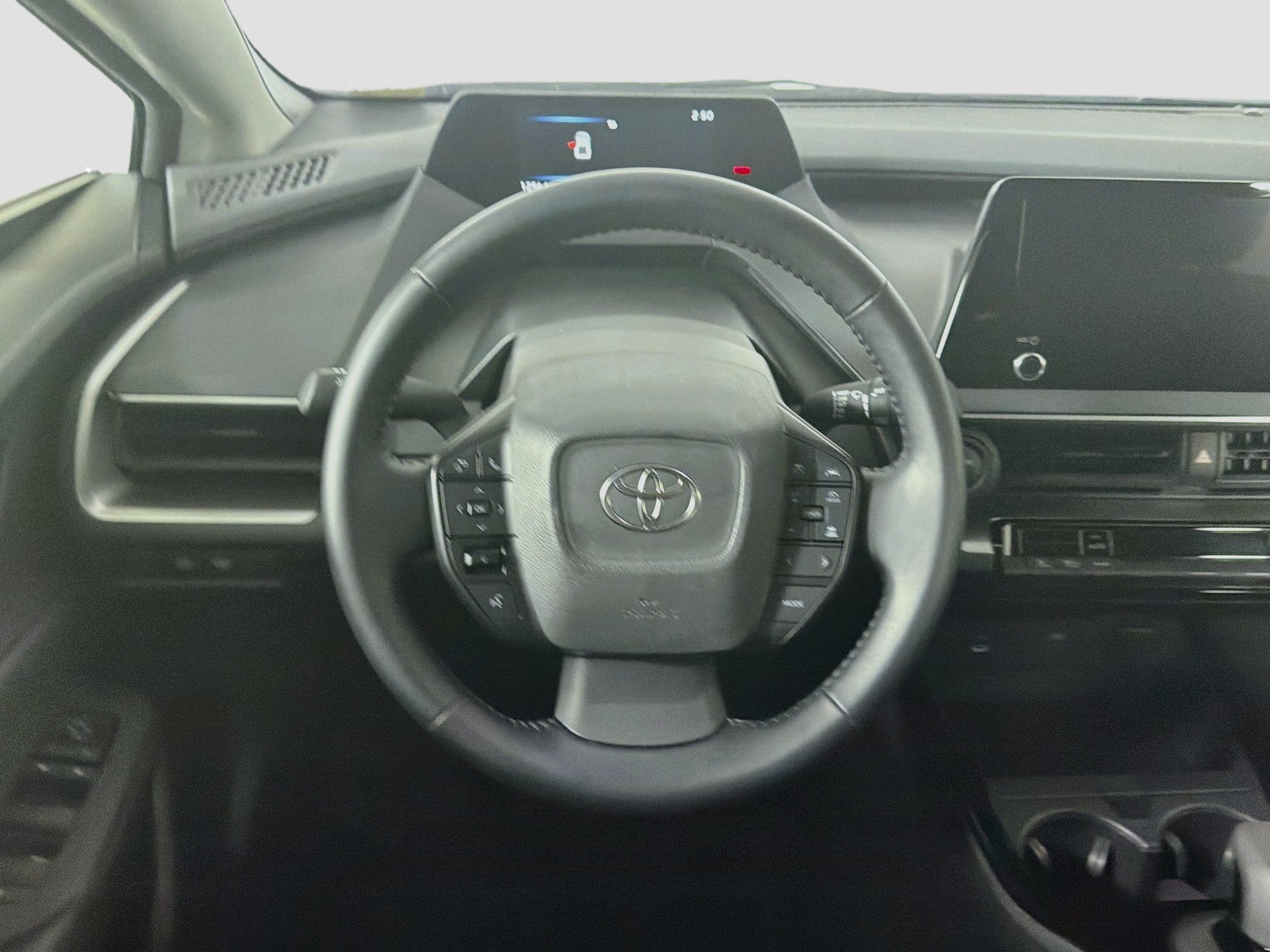 Used 2026 Toyota Prius LE FWD image 17