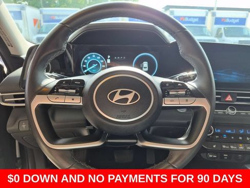 Used 2025 Hyundai Elantra SEL FWD image 21