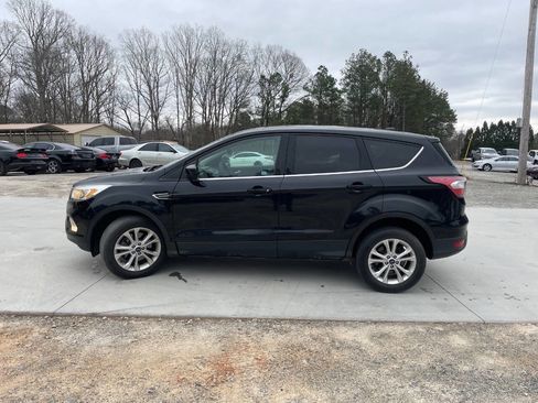 Used 2017 Ford Escape SE image 12