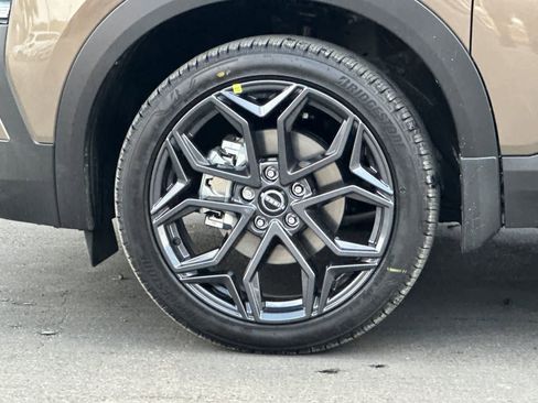 New 2026 Nissan Kicks SR w/ SR Premium Package image 32