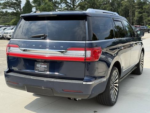 Used 2018 Lincoln Navigator Reserve w/ Technology Package AWD/4WD image 8