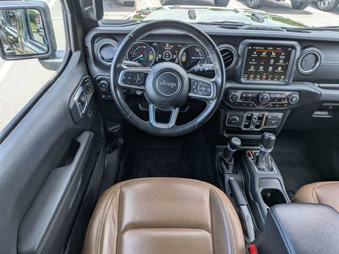 Used 2021 Jeep Wrangler Unlimited Sahara w/ Cold Weather Group AWD/4WD image 15
