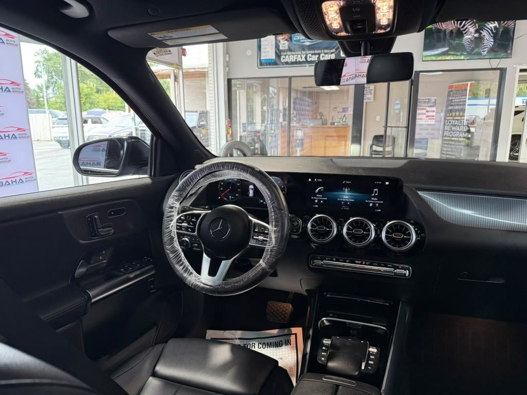 Used 2023 Mercedes-Benz GLA 250 4MATIC w/ Premium Package image 23