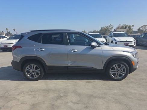 Used 2023 Kia Seltos S FWD image 4