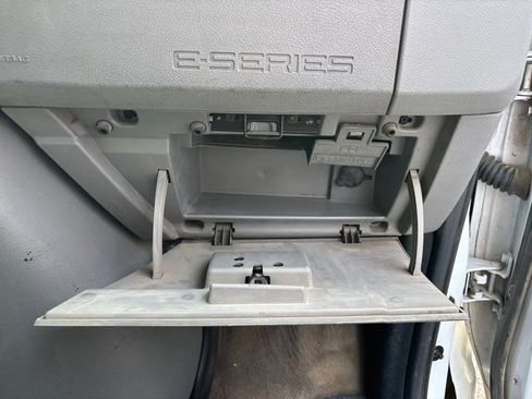 Used 2014 Ford E-350 and Econoline 350 XLT RWD image 50