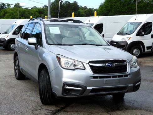 Used 2017 Subaru Forester 2.5i Premium w/ All-Weather Package image 3