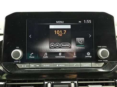 Used 2025 Nissan Pathfinder SV FWD image 34