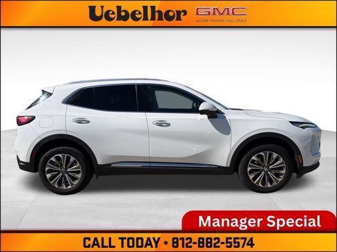 Used 2024 Buick Envision Preferred AWD/4WD image 3