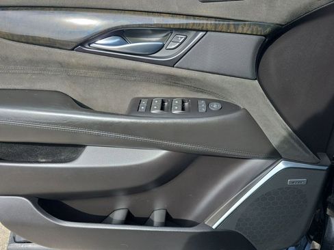 Used 2019 Cadillac Escalade Platinum image 23