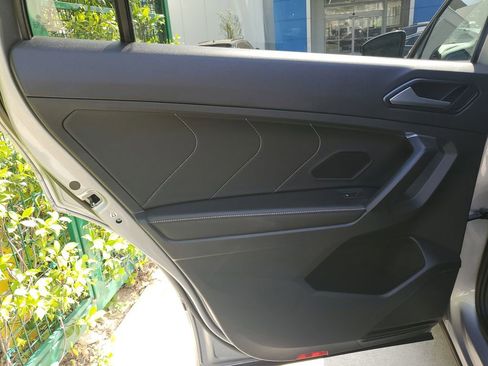 Used 2023 Volkswagen Tiguan SE R-Line image 16