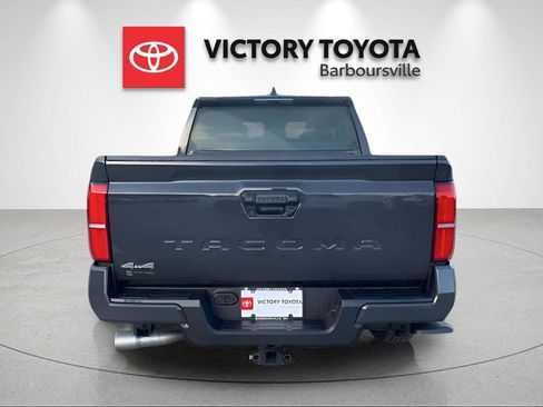 Used 2025 Toyota Tacoma SR5 AWD/4WD image 7