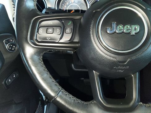 Used 2022 Jeep Gladiator Sport AWD/4WD image 25