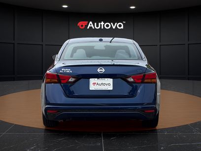 Used 2024 Nissan Altima 2.5 SR
