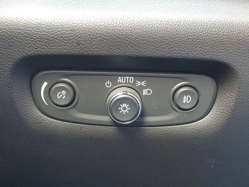 Used 2021 Chevrolet Traverse LT w/ LT Premium Package AWD/4WD image 9