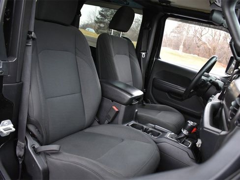 Used 2018 Jeep Wrangler Sport image 27