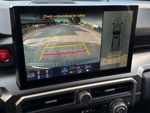 Used 2025 Toyota 4Runner TRD Off-Road Premium image 23