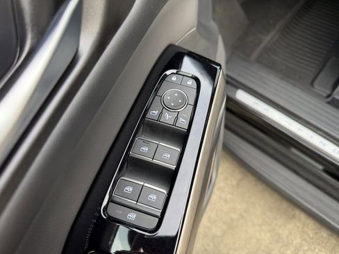 Used 2025 Nissan Pathfinder Platinum w/ Cargo Package image 13