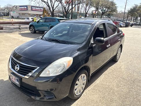 Used 2013 Nissan Versa SV image 17