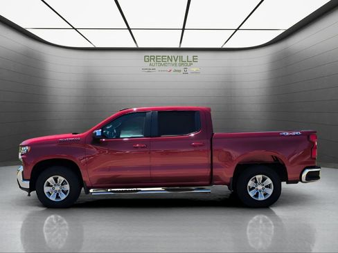 Used 2021 Chevrolet Silverado 1500 LT image 2