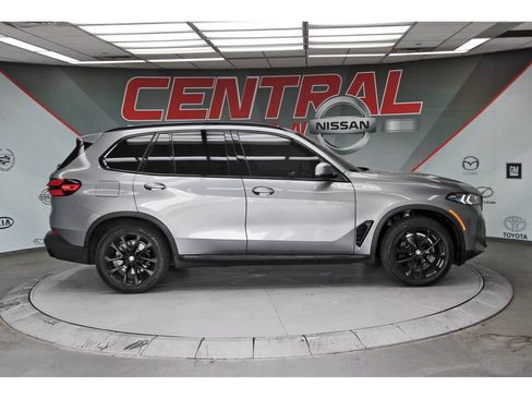 Used 2024 BMW X5 sDrive40i w/ Premium Package RWD image 5
