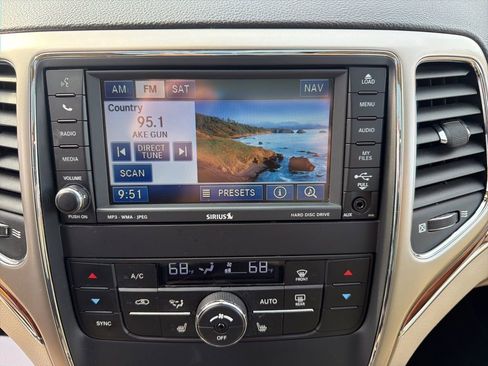 Used 2011 Jeep Grand Cherokee Limited w/ Trailer Tow Group image 15