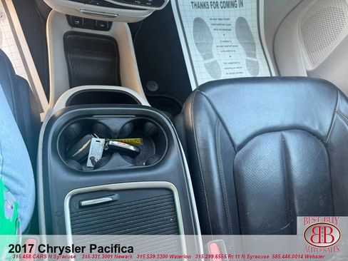 Used 2017 Chrysler Pacifica LX FWD image 11