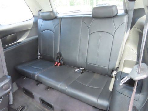 Used 2012 GMC Acadia SLT FWD image 18