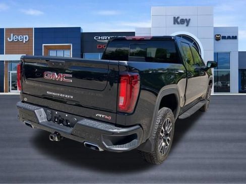 Used 2024 GMC Sierra 1500 AT4 w/ Technology Package AWD/4WD image 5
