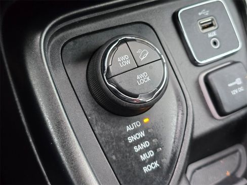 Used 2018 Jeep Compass Trailhawk image 36