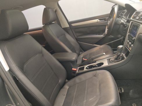 Used 2019 Volkswagen Passat Wolfsburg Edition FWD image 21