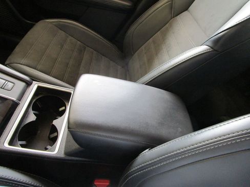 Used 2024 Mitsubishi Outlander SE image 38