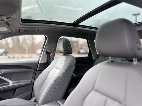 Certified 2025 Audi Q5 2.0T Premium Plus w/ Premium Plus image 15