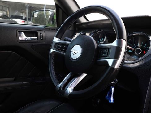 Used 2013 Ford Mustang GT RWD image 15
