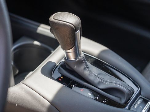 New 2027 Honda HR-V LX image 22
