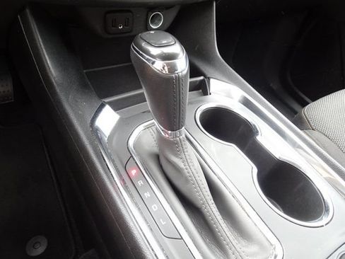 Used 2020 Chevrolet Traverse LT FWD image 18