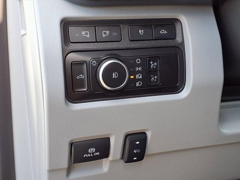 Used 2024 Ford F350 Limited w/ FX4 Off-Road Package image 35