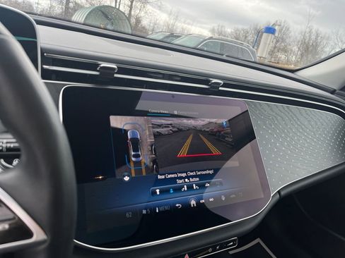 Used 2024 Mercedes-Benz E 350 4MATIC Sedan w/ Driver Assistance Package image 22