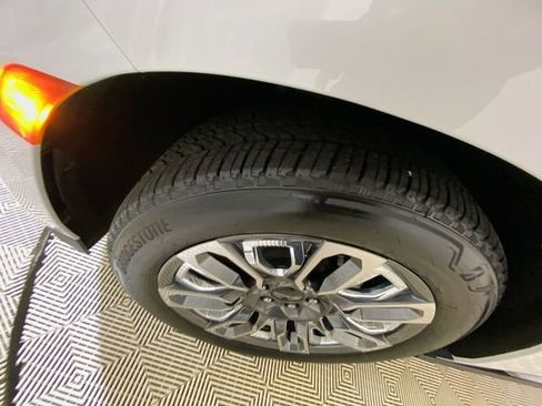 Used 2023 GMC Yukon Denali Ultimate AWD/4WD image 23