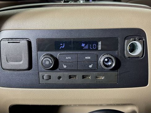 Used 2019 Chevrolet Suburban Premier image 28