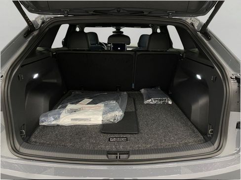 New 2026 Volkswagen Atlas Cross Sport SEL R-Line AWD/4WD image 6