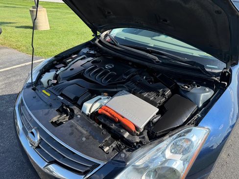 Used 2010 Nissan Altima Hybrid Sedan w/ Convenience Pkg FWD image 46
